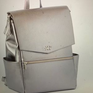 Freshly Picked Classic Diaper bag in Silver